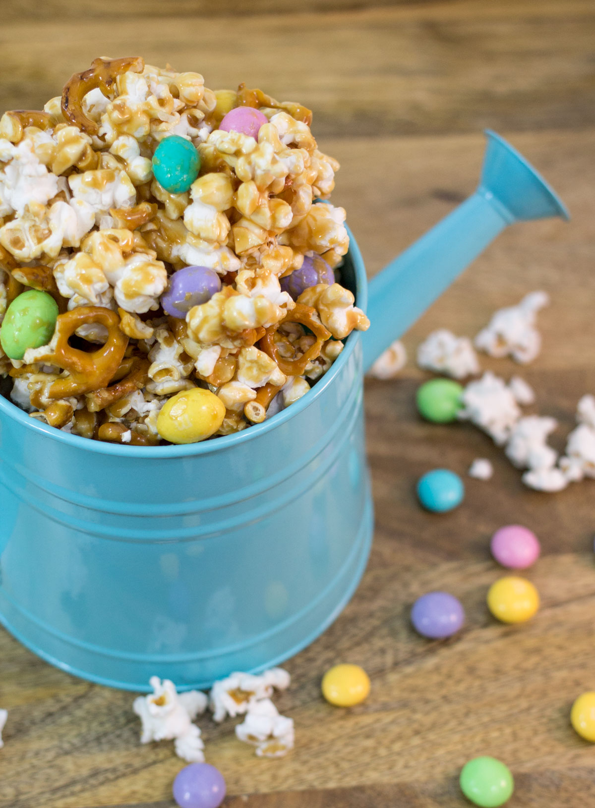 Caramel Easter Popcorn | Hugs ‘n Kitchen