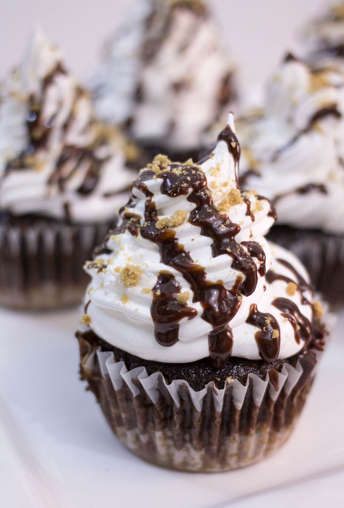 S'mores Cupcakes | Hugs ‘n Kitchen