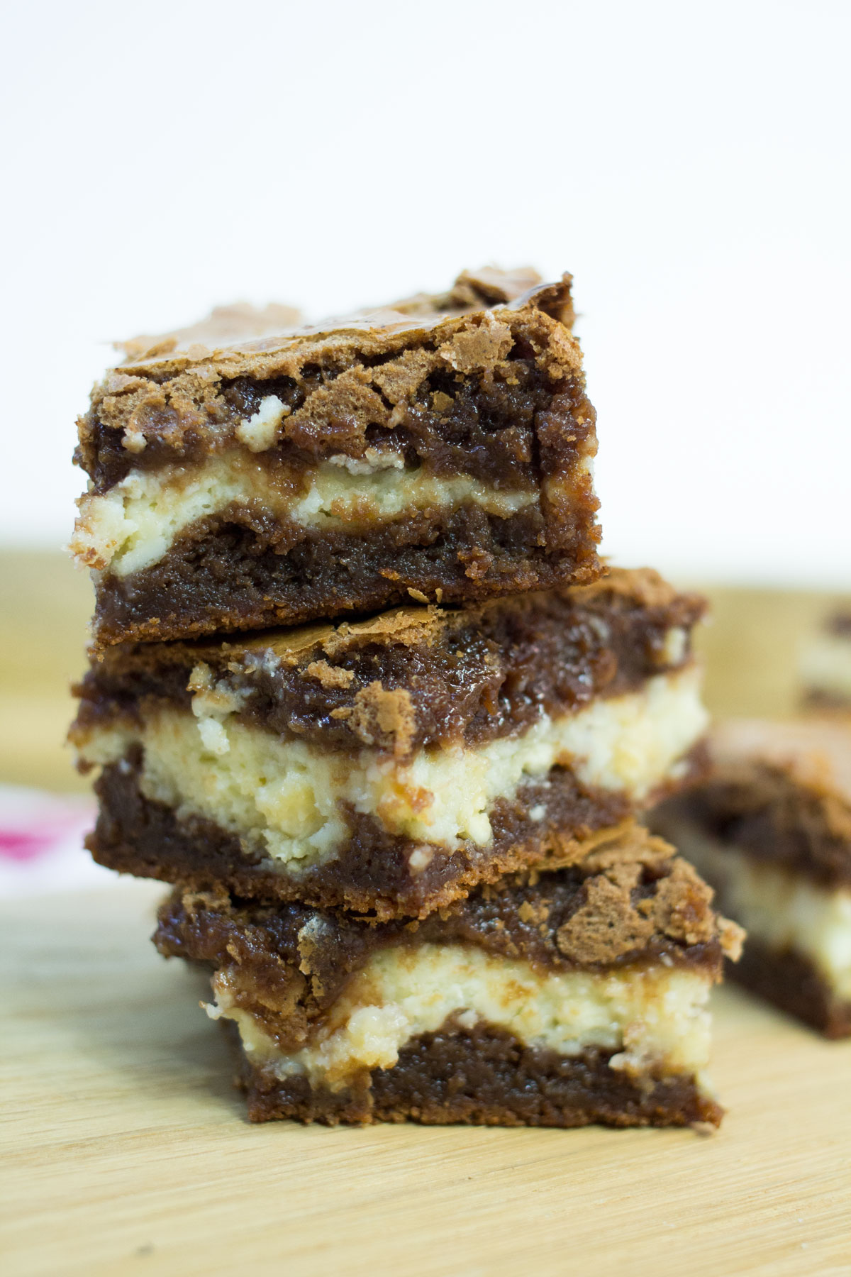 Cheesecake Brownies | Hugs ‘n Kitchen